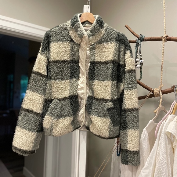 NWT thread & supply plaid fleece L - Picture 1 of 7